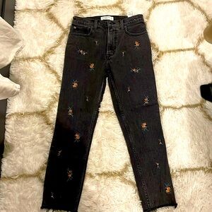 Abercrombie high rise black Jean with flowers size 4s